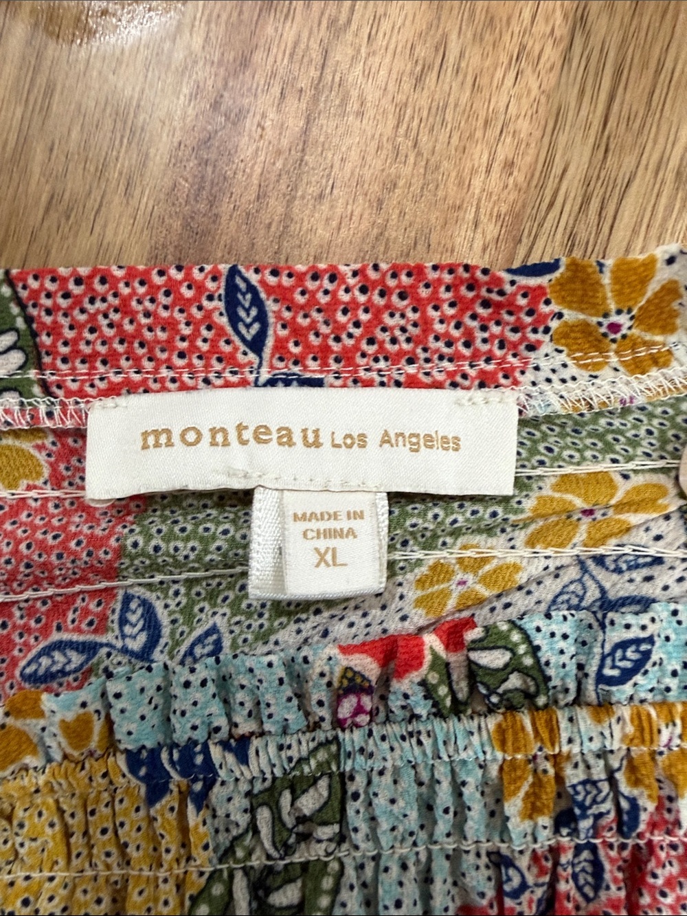 Monteau Los Angeles Smocked Floral Sleeve Blouse size XL - Picture 3 of 3